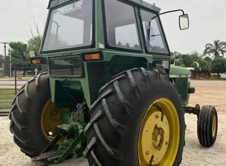 Tractor John Deere 3140, año 1987