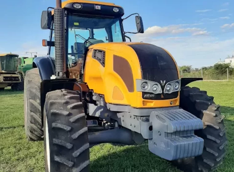 Tractor Valtra AR 175, año 2015