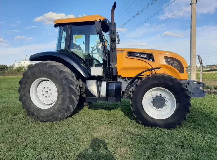 Tractor Valtra AR 175, año 2015