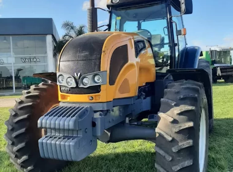 Tractor Valtra AR 175, año 2015