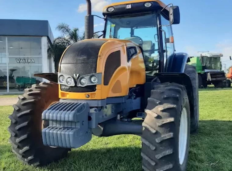 Tractor Valtra AR 175, año 2015