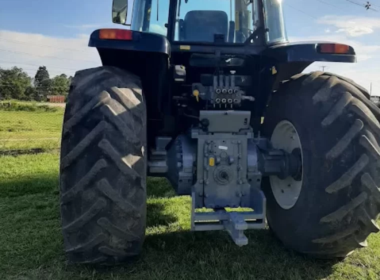 Tractor Valtra AR 175, año 2015