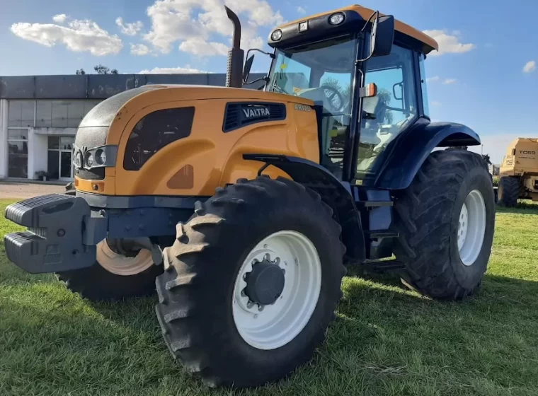 Tractor Valtra AR 175, año 2015