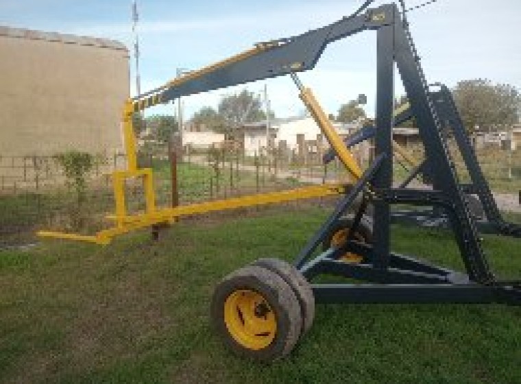 Grúa hidráulica Bremec 2.500 kg, año 0