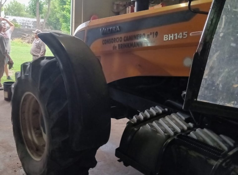 Tractor Valtra BH145, año 2008