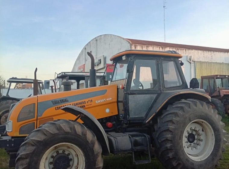 Tractor Valtra BH145, año 2008