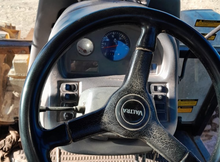 Tractor New Holland TM7020, año 2012
