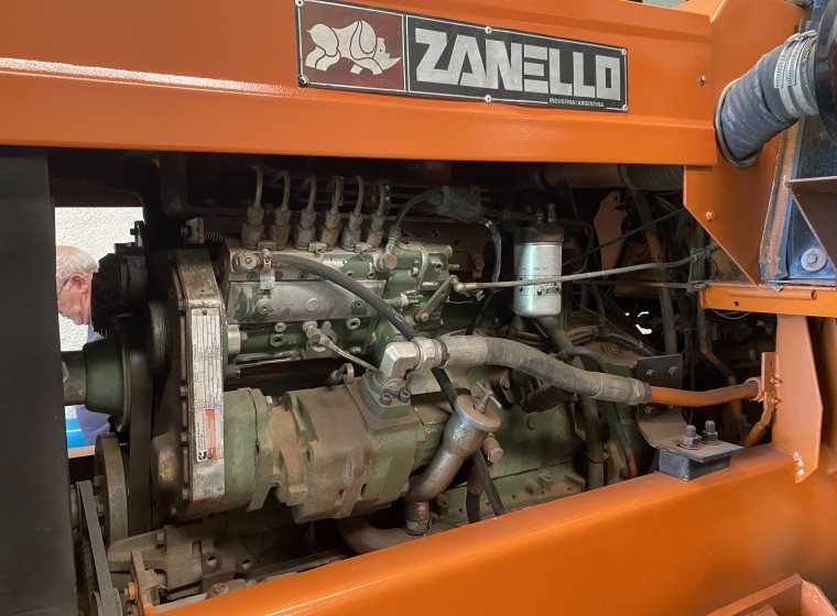 Tractor Zanello 4200, año 1985