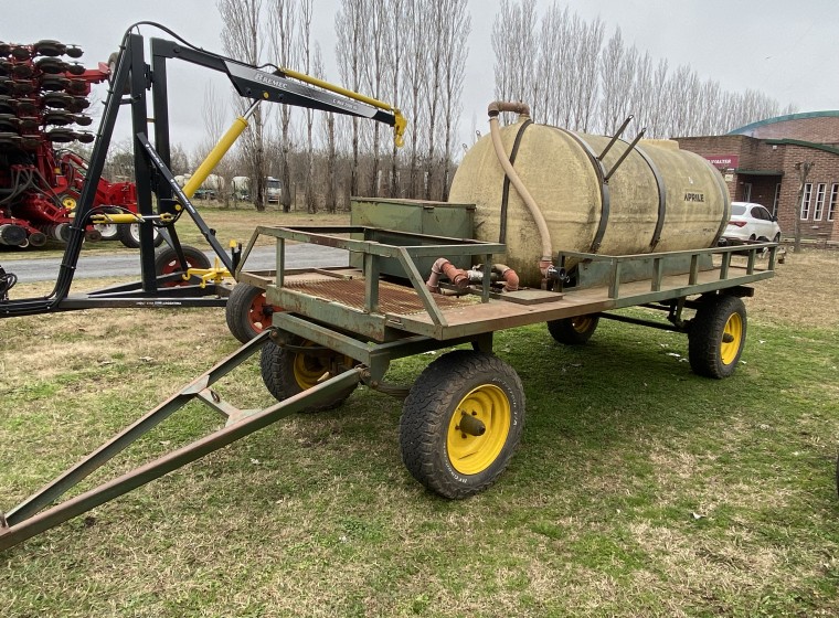 Acoplado Aprile 3000 lts, año 1