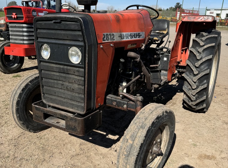 Tractor Ursus 2812, año 1