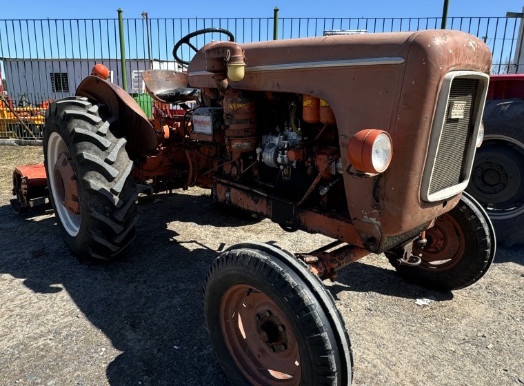 Tractor Fiat 450, año 1