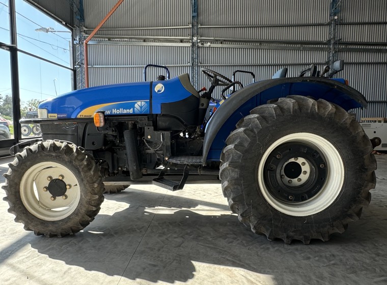 Tractor New Holland TT3840F, año 1