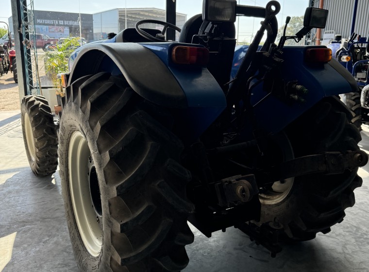 Tractor New Holland TT3840F, año 1