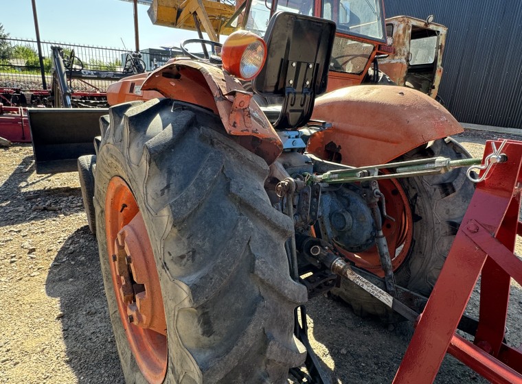 Tractor Kubota L295, año 1