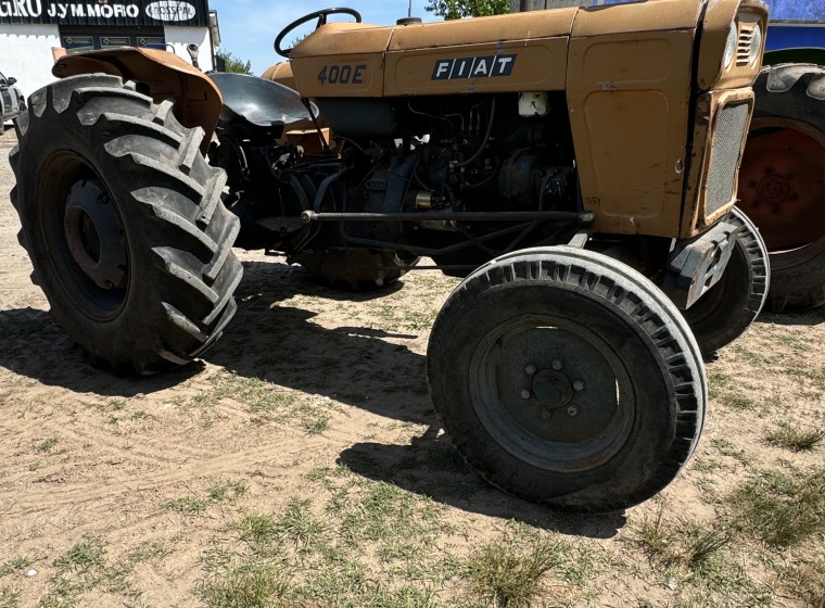 Tractor Fiat 400 E, año 1