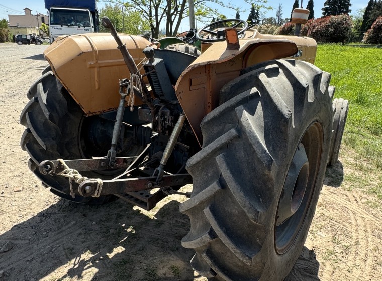 Tractor Fiat 400 E, año 1