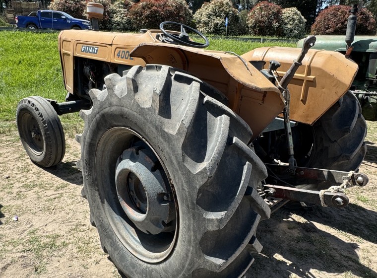 Tractor Fiat 400 E, año 1