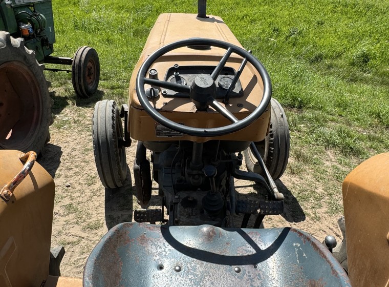 Tractor Fiat 400 E, año 1