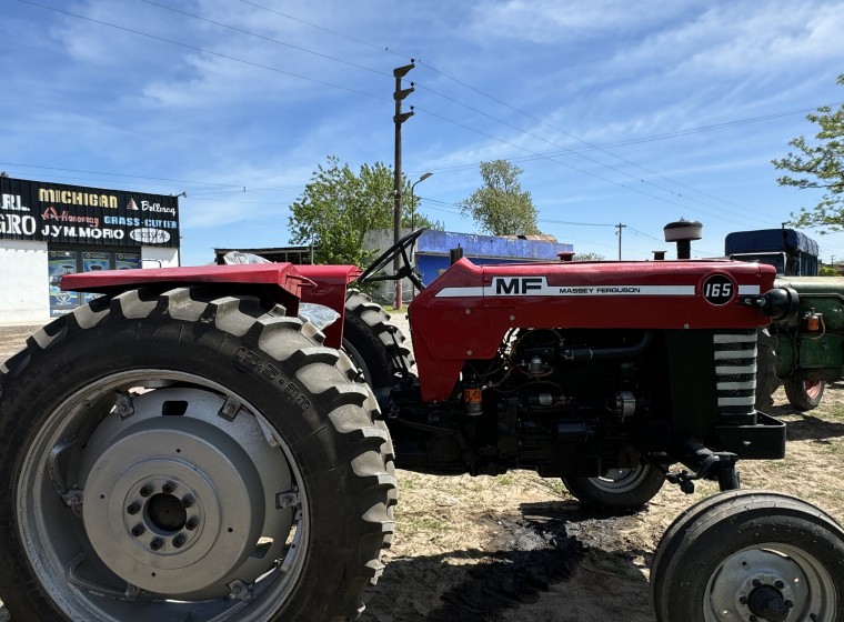 Tractor Massey Ferguson 165, año 1