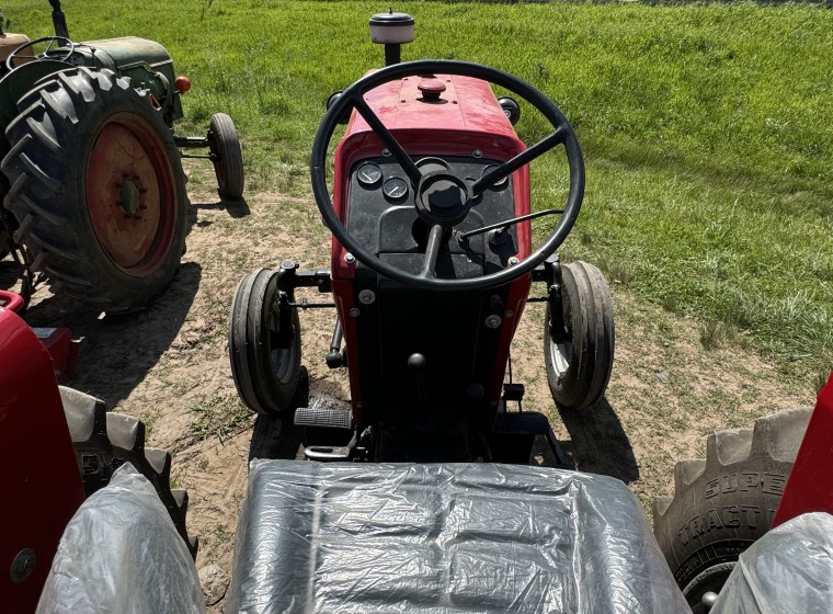 Tractor Massey Ferguson 165, año 1