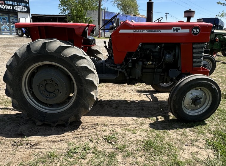 Tractor Massey Ferguson 155, año 1