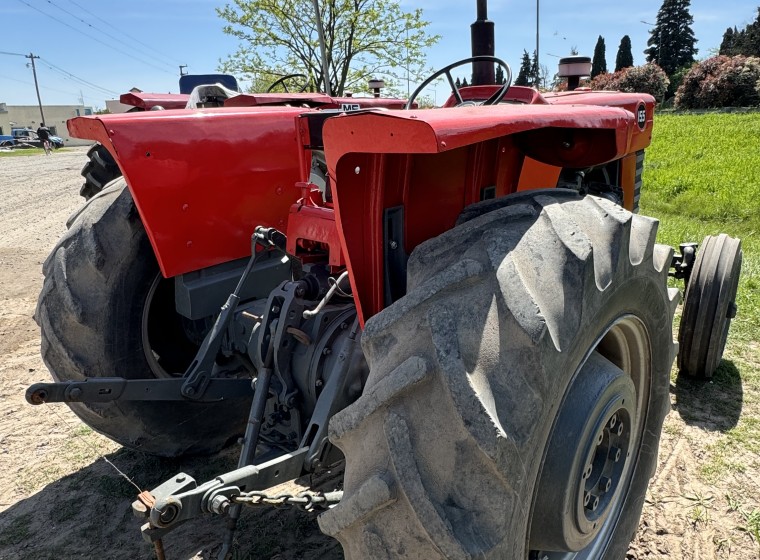 Tractor Massey Ferguson 155, año 1