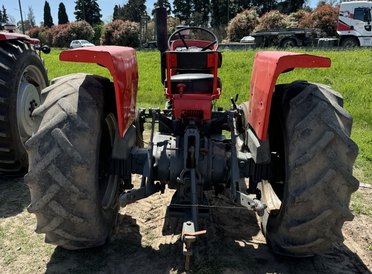 Tractor Massey Ferguson 155, año 1