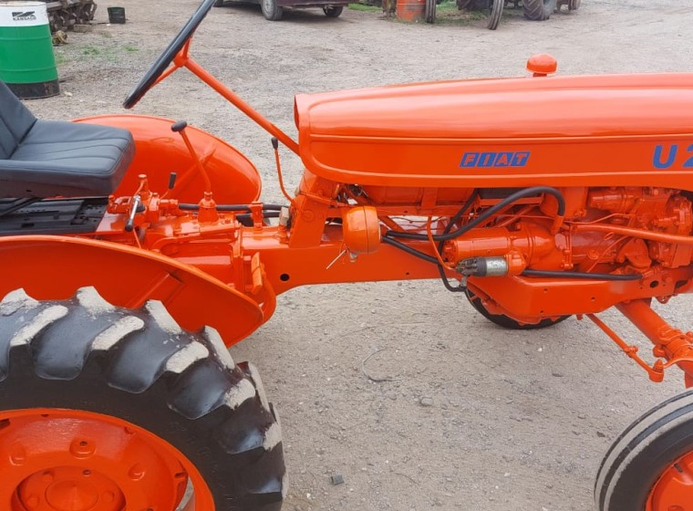 Tractor Fiat U25, año 1