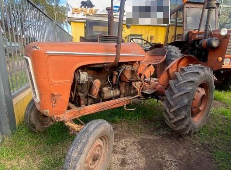 Tractor Fiat R450, año 1