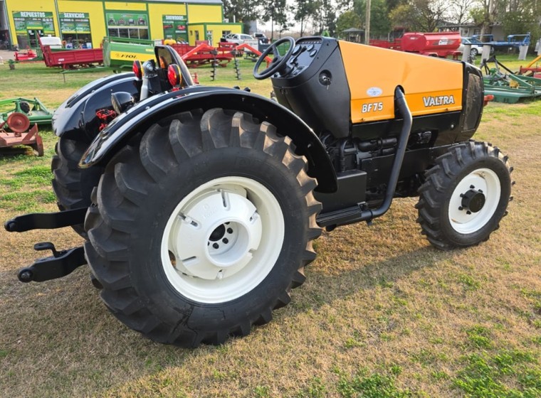 Tractor Valtra BF75, año 1