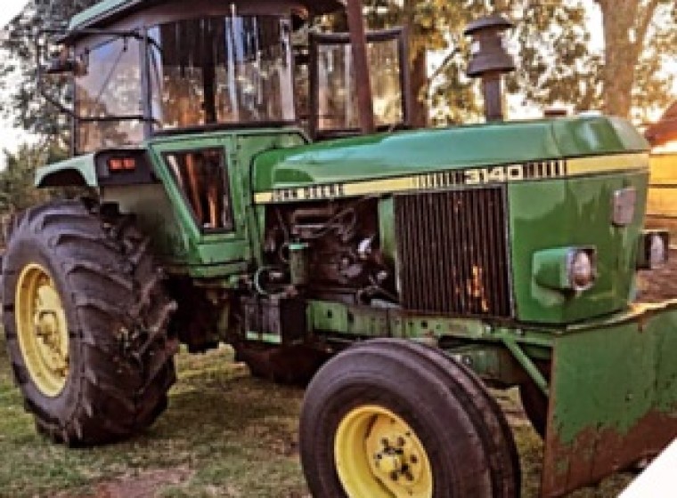 Tractor John Deere 3140, año 1992