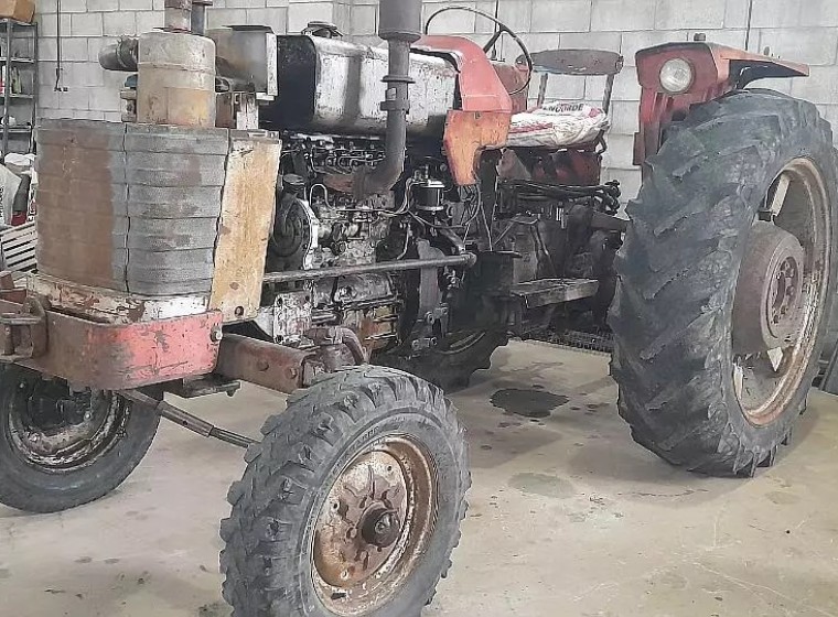 Tractor Massey Ferguson 165, año 1