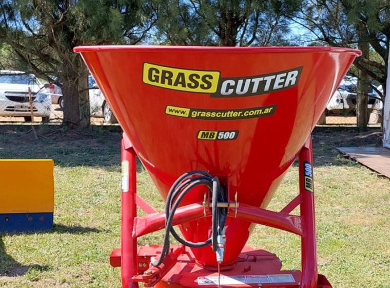 Fertilizadora Grass-Cutter MB 500, año 0
