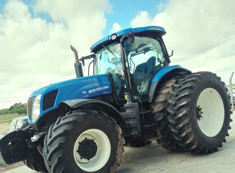 Tractor New Holland T7.245, año 2013