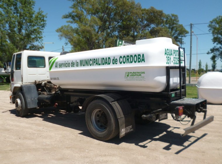 Tanque Plásticos Laspiur riego sobre camión 6.000 lts, año 0