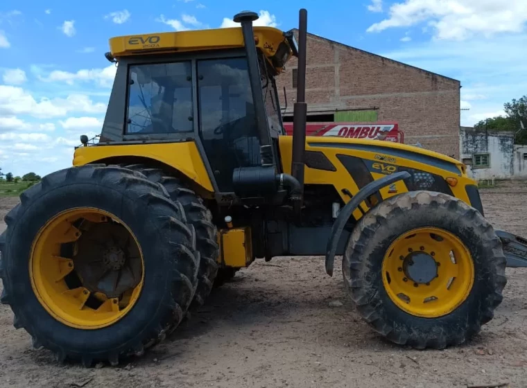 Tractor Pauny EVO 250 A, año 2016