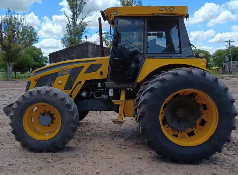 Tractor Pauny EVO 250 A, año 2016