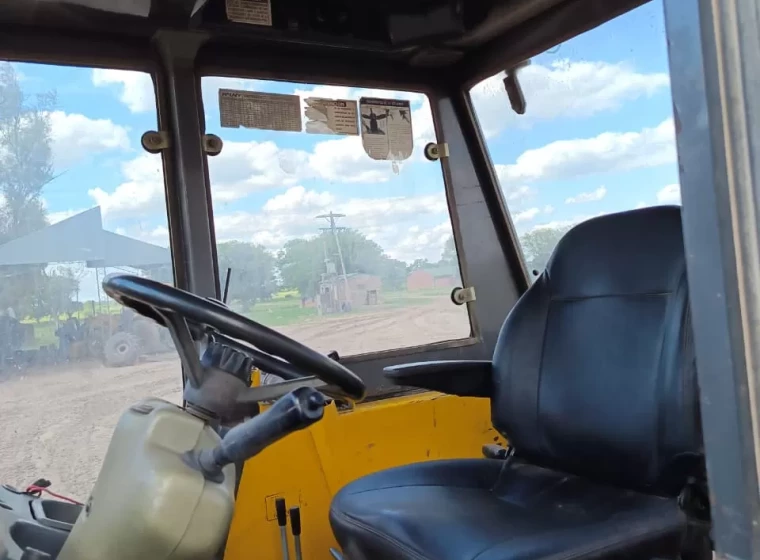 Tractor Pauny EVO 250 A, año 2016