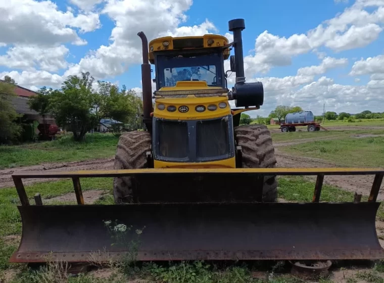 Tractor Pauny 710 Bravo, año 2016