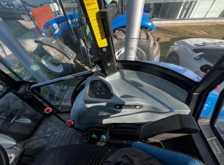 Tractor New Holland TD95D, año 2011