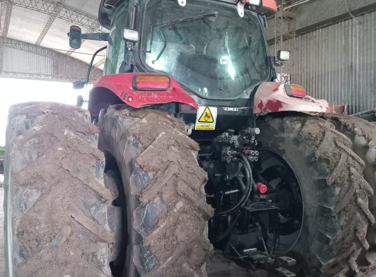 Tractor Case Puma 205, año 1