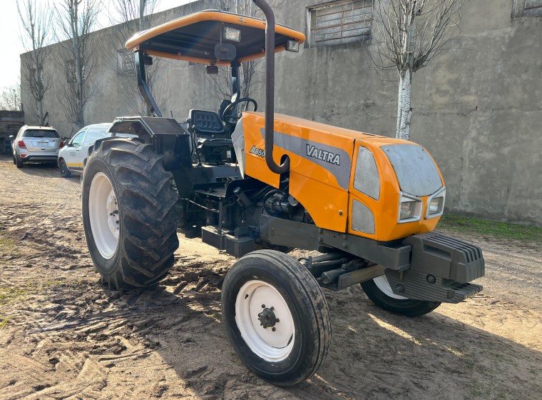 Tractor Valtra A850, año 2010