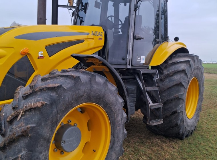 Tractor Pauny Audaz 2200, año 2019