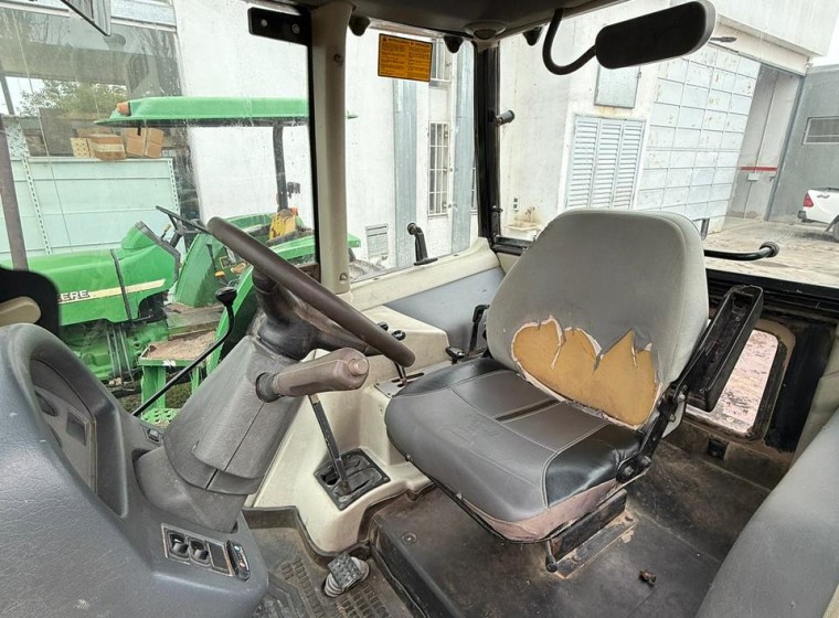 Tractor Valtra BM125i, año 1