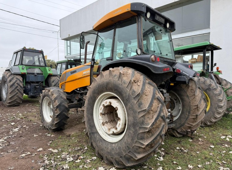 Tractor Valtra BM125i, año 1