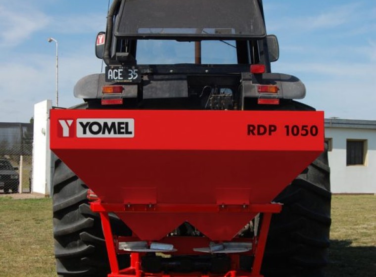 Fertilizadora Yomel RDP 1050, año 0