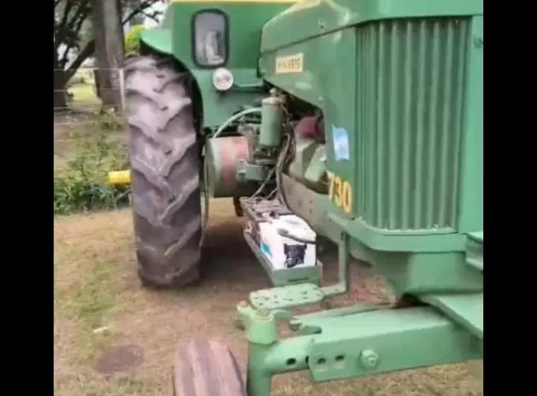 Tractor John Deere 730, año 2020
