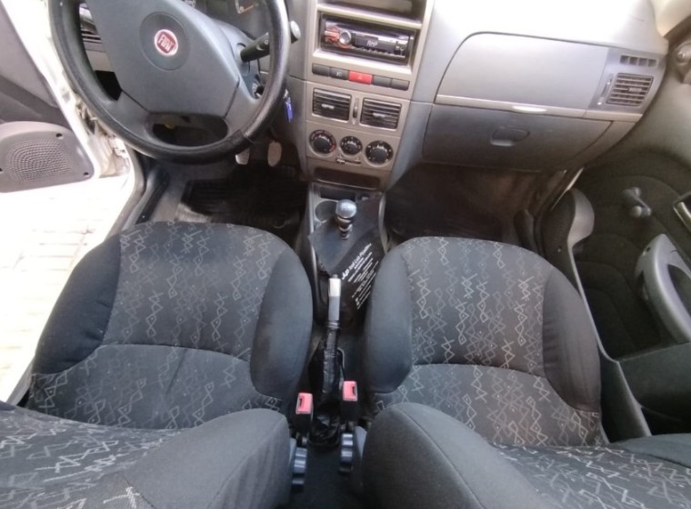 Vehículo Fiat Strada JTD Trekking 1.3, año 2011