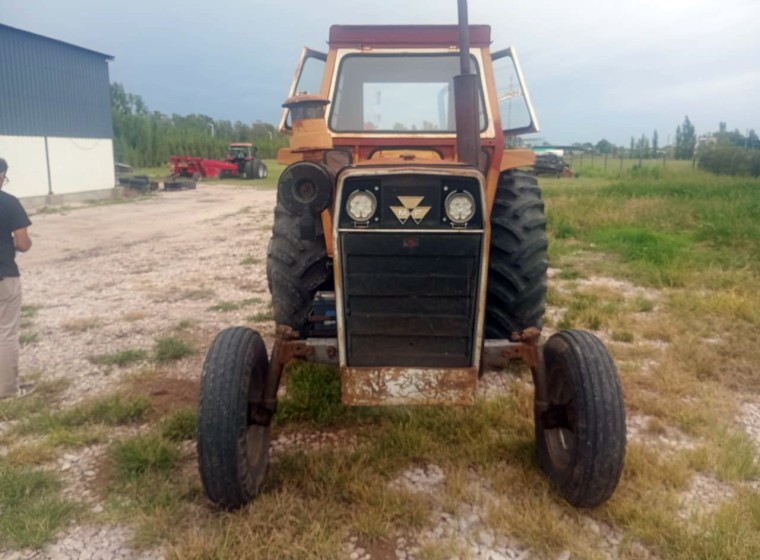Tractor Massey Ferguson 1175, año 1982