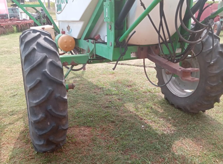 Pulverizadora Metalfor 3000, año 1